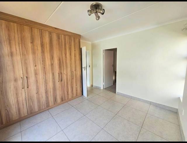 2 BEDROOM APARTMENT FOR SALE IN GLEN MARAIS